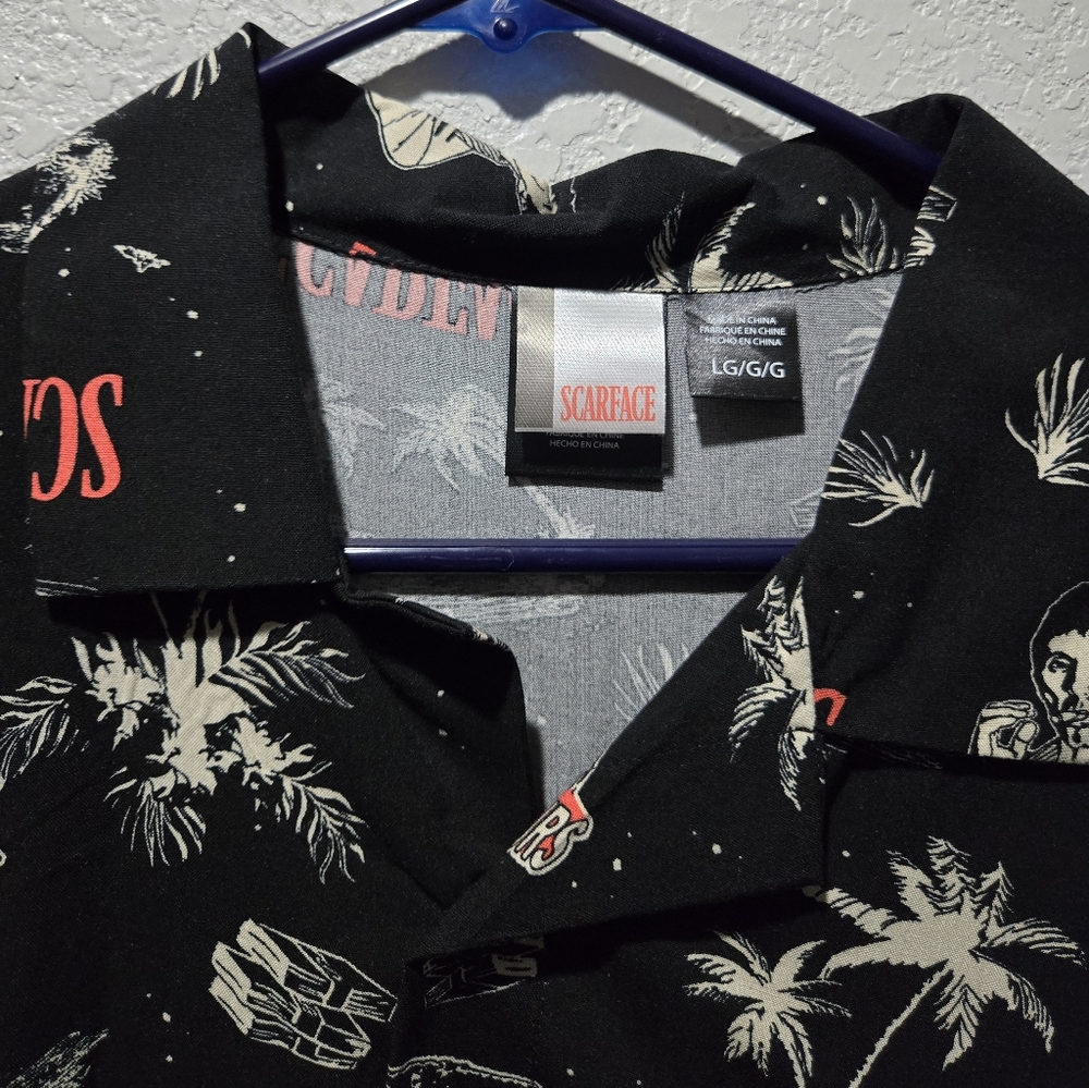 Scarface Men's Black Graphic Casual Button Down Shirt - Picture 2 of 4